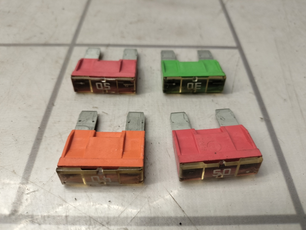 Skoda Yeti 2009-2018 для Предохранитель