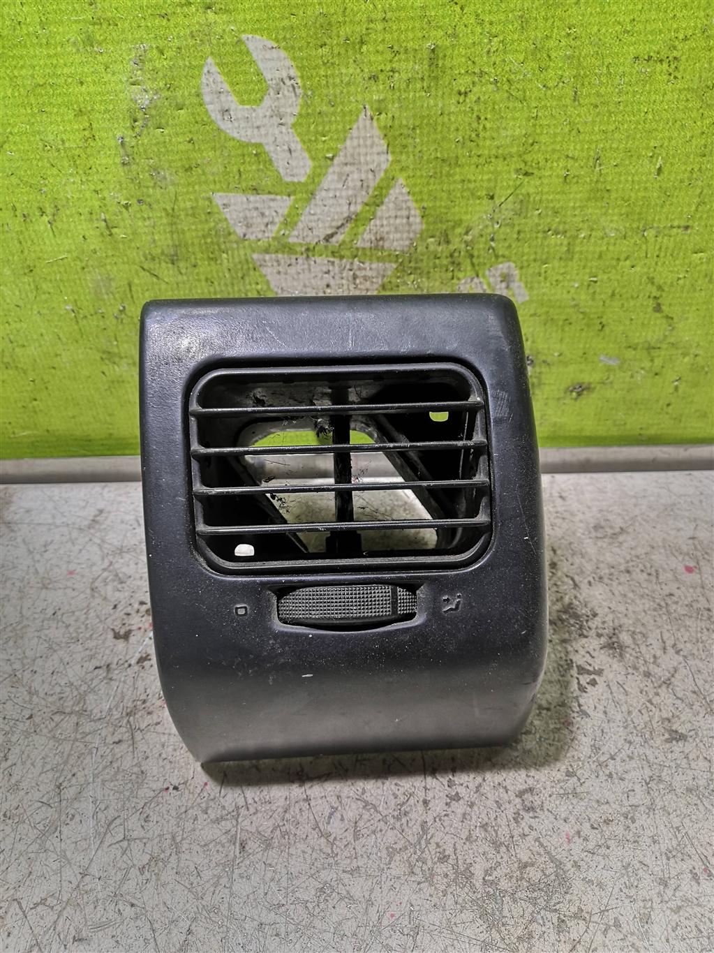 VW Golf 3 Vento 91-97 для Дефлектор воздушный