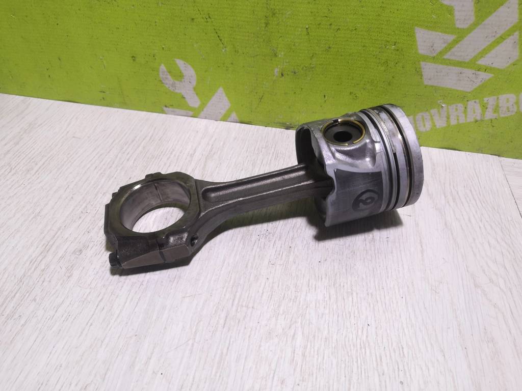 Kia Sportage 2004-2010 для Поршень с шатуном