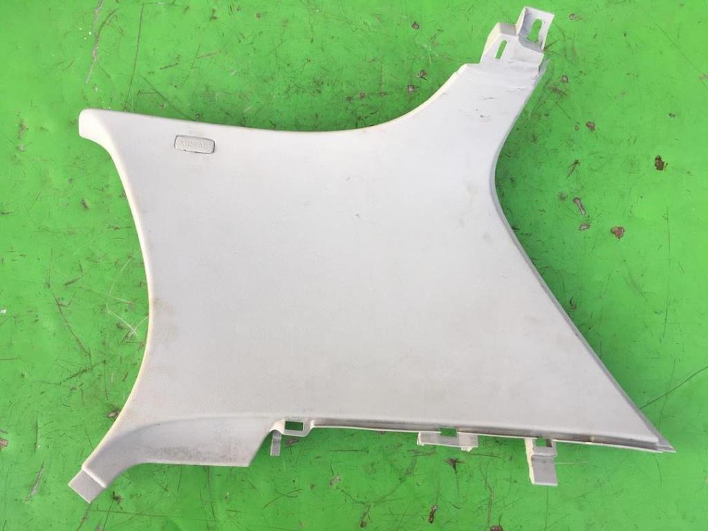 VW Golf 6 09-12 для Накладка стойки