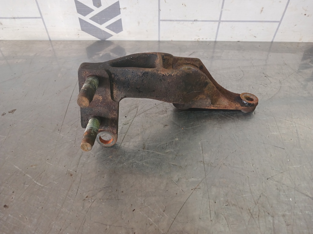 Mazda 323 BA 94-98 для Кронштейн двигателя правый