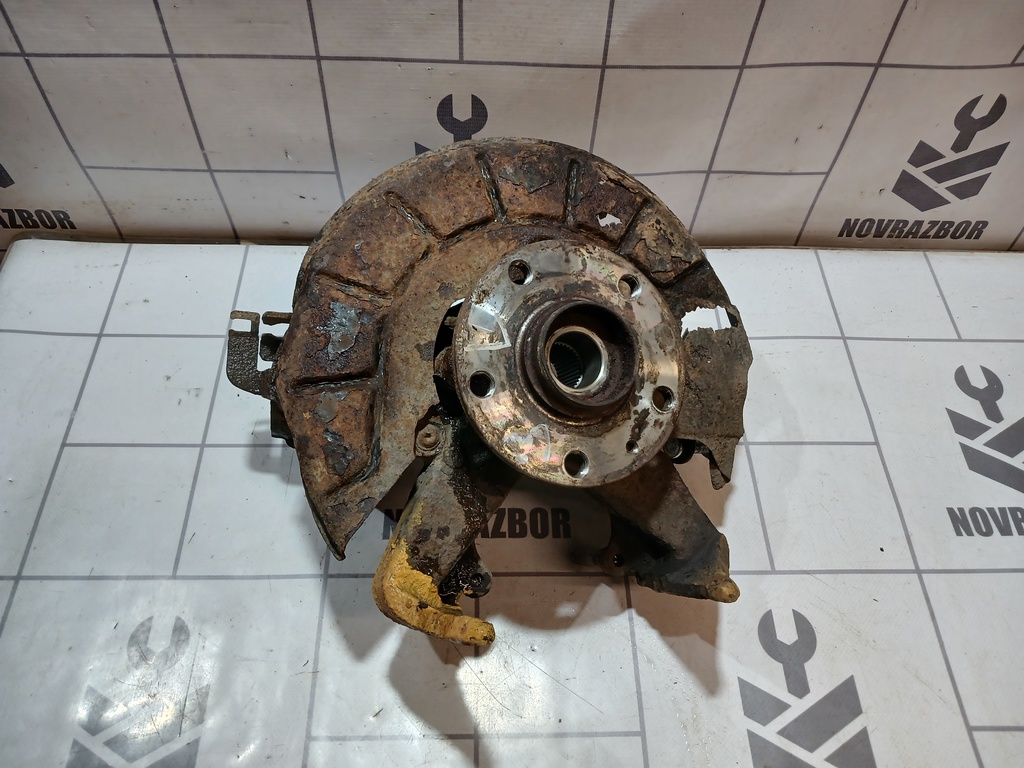 Skoda Yeti 2009-2018 для Кулак поворотный передний левый