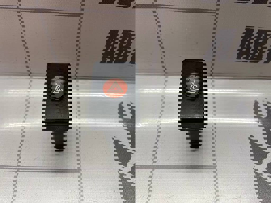 Renault Logan 2005-2014 для Кнопка аварийной сигнализации