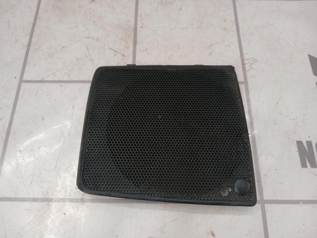 VW Golf 3 Vento 91-97 для Решетка динамика