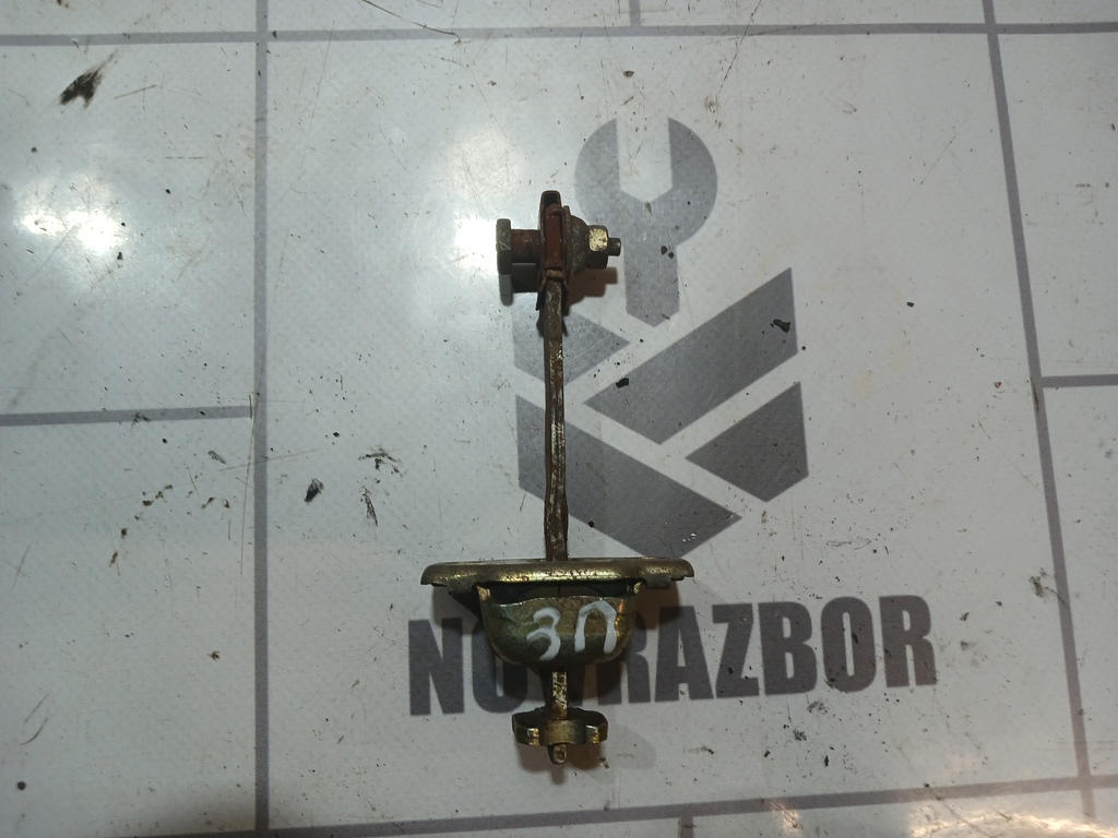 VW Passat  B3  1988-1993 для Ограничитель двери