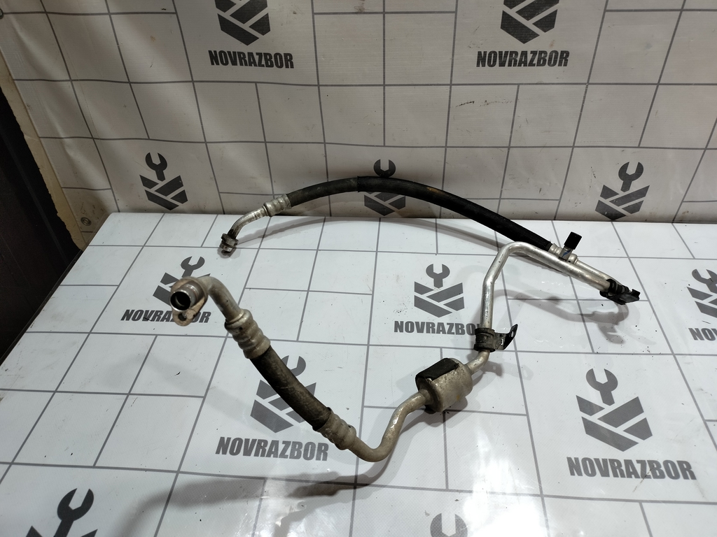 Renault Clio 3  2005-2012 для Трубка кондиционера