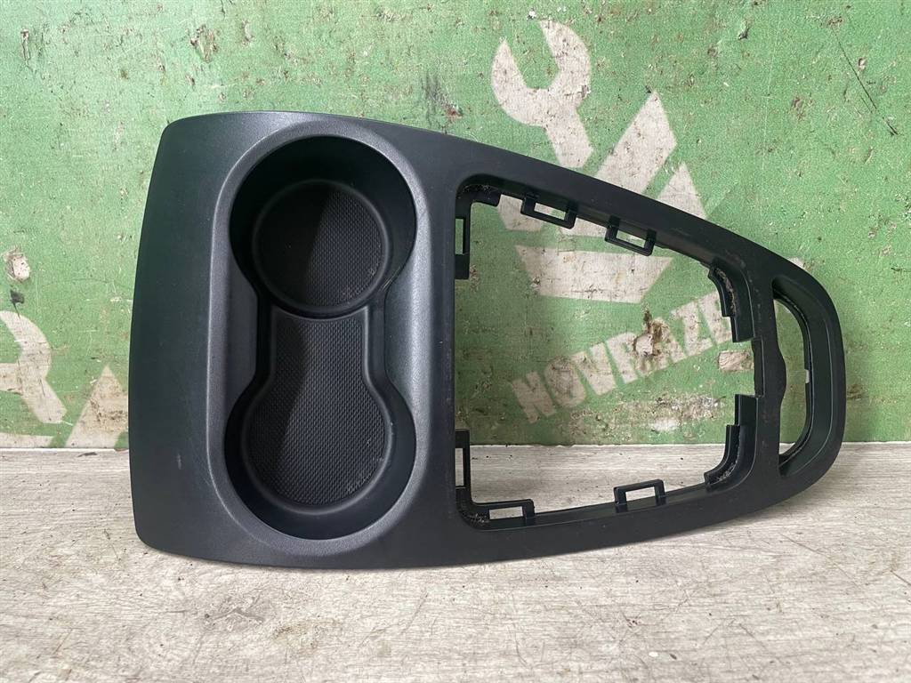 LADA VESTA 15-19 для Подстаканник