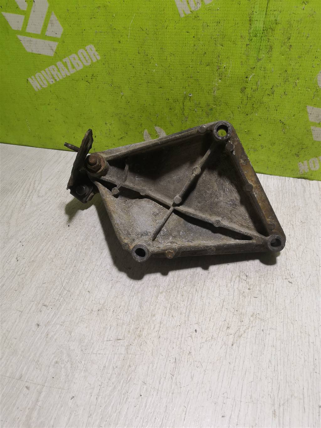 Renault Laguna 94-99 для Кронштейн КПП левый