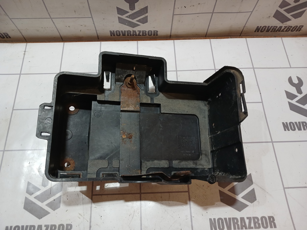 Ford Focus 1 1998-2004 для Крепление АКБ (корпус/подставка)