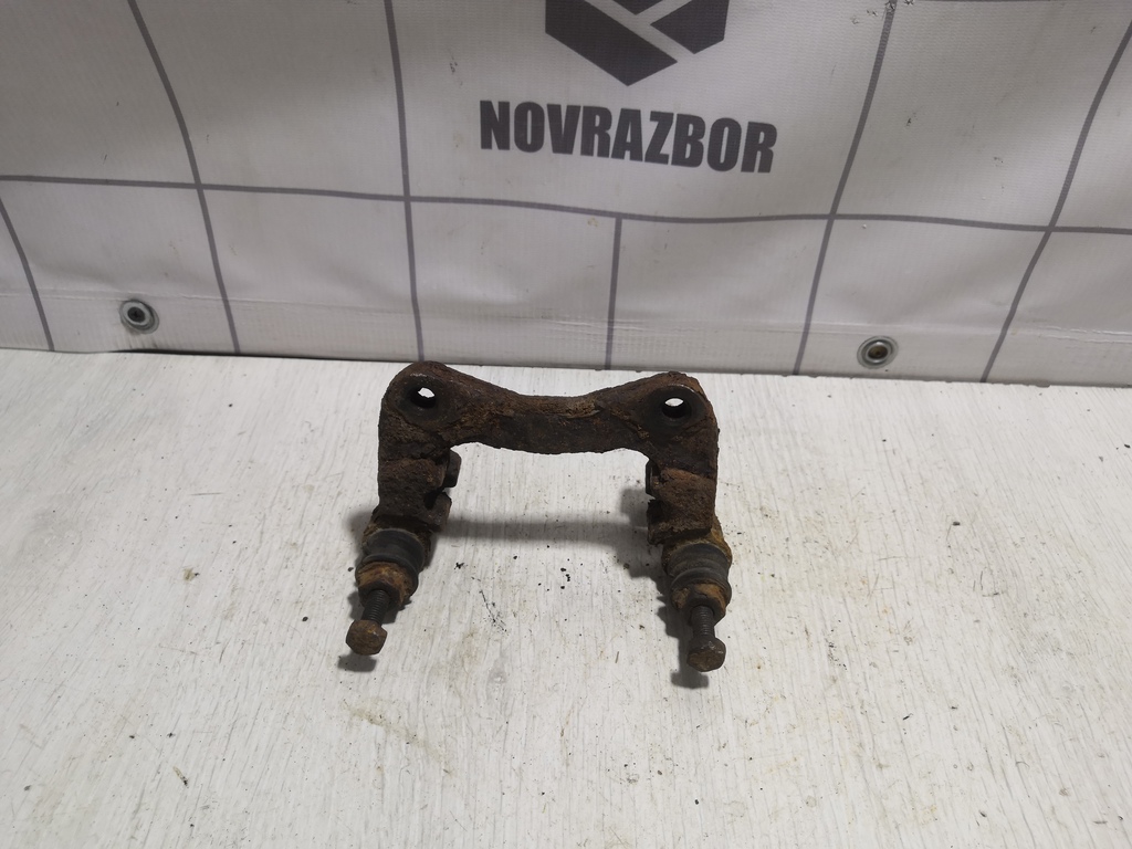 VW Passat  B3  1988-1993 для Скоба суппорта заднего