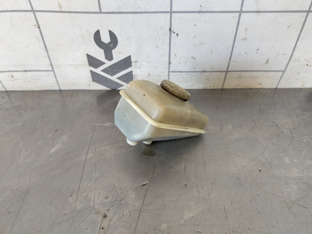 Opel Vectra B 1999-2002 для Бачок главного тормозного цилиндра