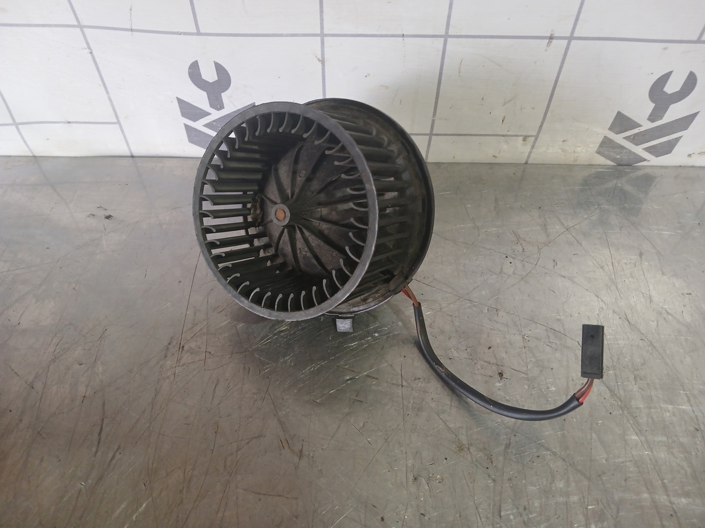 Audi 80  90  B3  86-91 для Моторчик печки