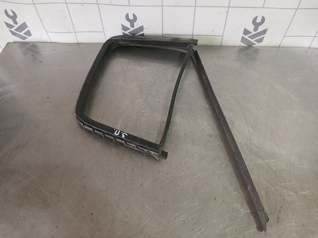 Renault Clio 2 Symbol 1998-2008 для Уплотнитель стекла двери