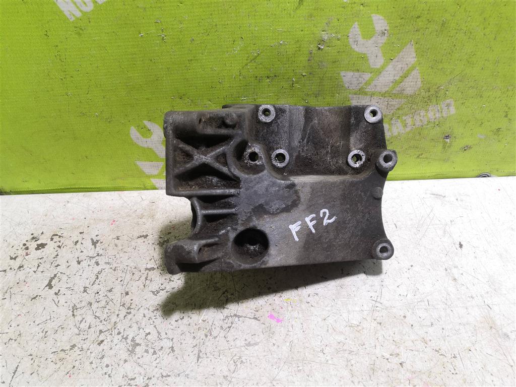 Ford Focus 2 05-08 для Кронштейн кондиционера