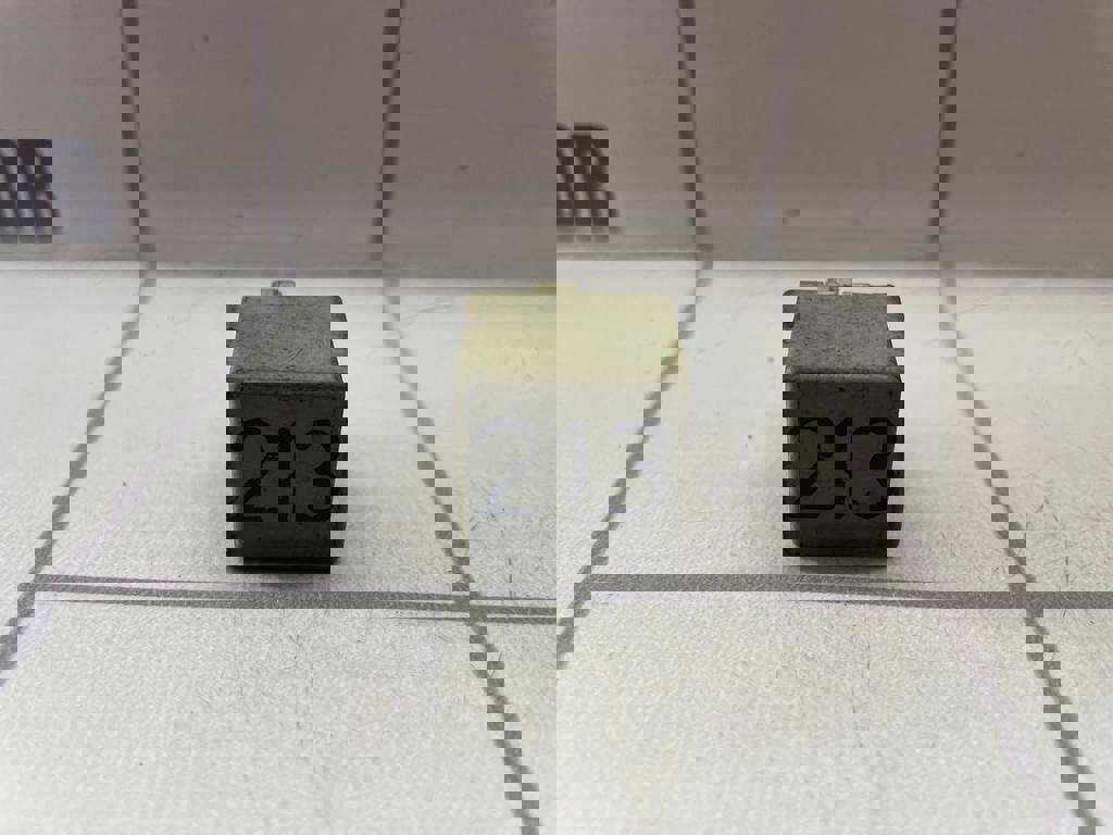 Audi 80  90  B3  86-91 для Реле