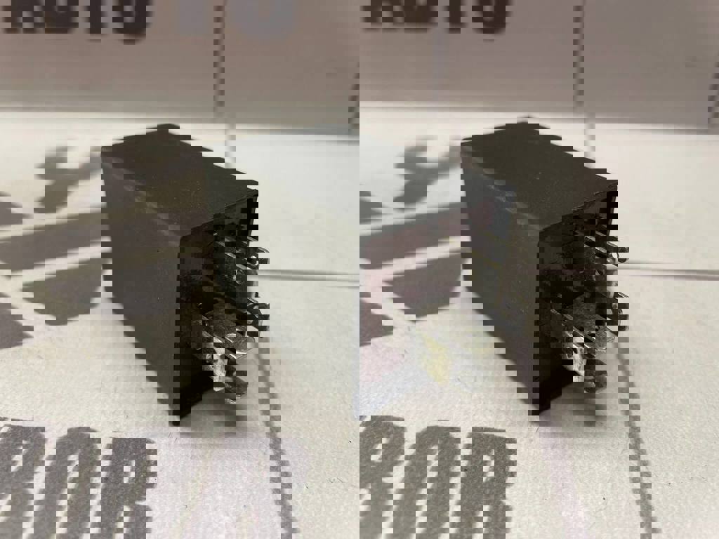 Audi 80  90  B3  86-91 для Реле