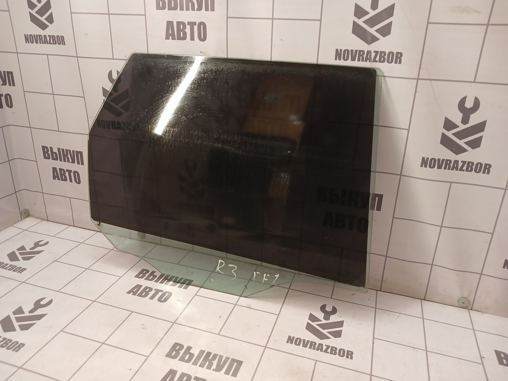 Ford Focus 1 1998-2004 для Стекло двери задней правой