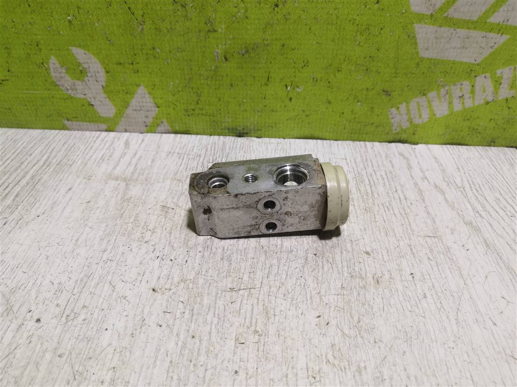 Hyundai i30 12-17 для Клапан кондиционера