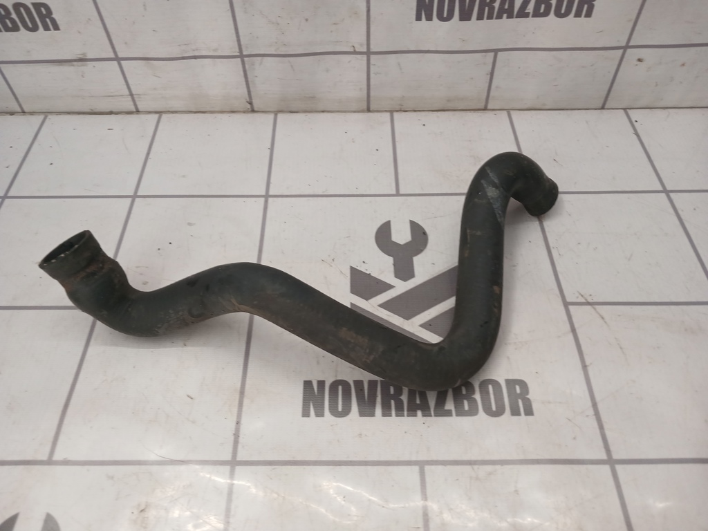 Audi 80  90  B3  86-91 для Патрубок радиатора