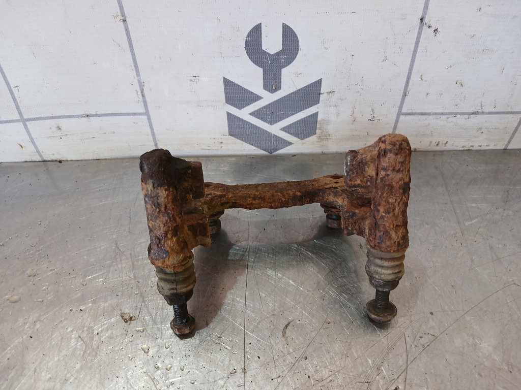 VW Passat B5 96-00 для Скоба суппорта заднего