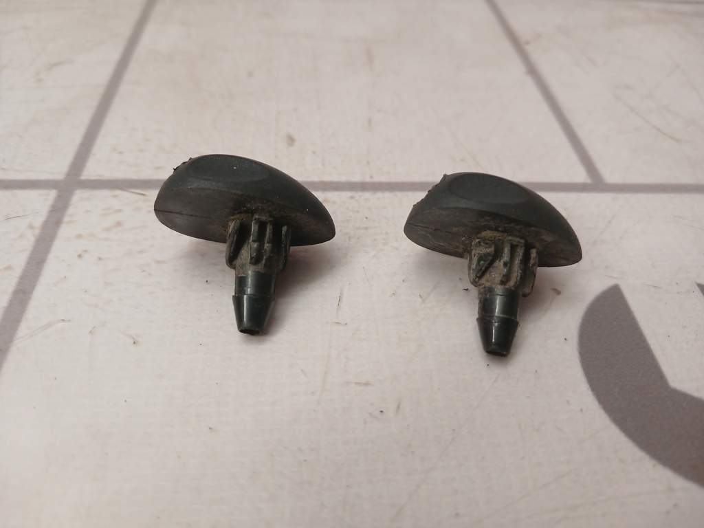 Renault Logan 2 14-18 для Форсунка омывателя лобового стекла