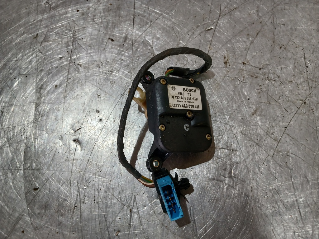 Audi A6 (C4) 1994-1997 для Моторчик заслонки отопителя
