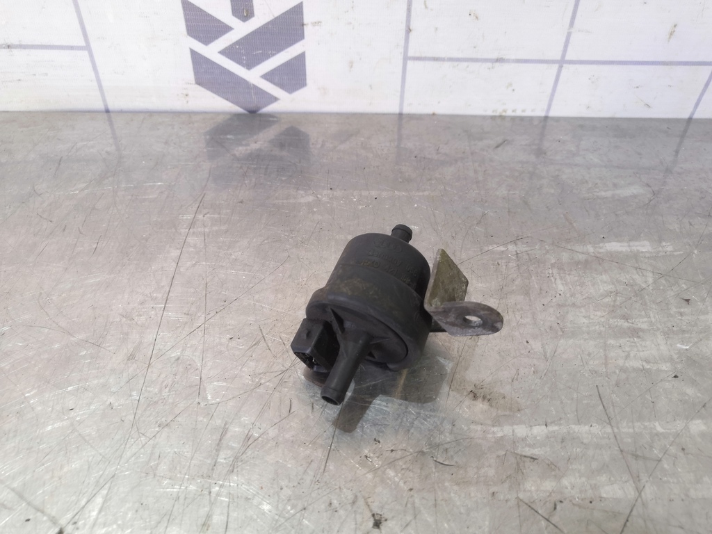 Audi A6 (C4) 1994-1997 для Клапан вентиляции топливного бака