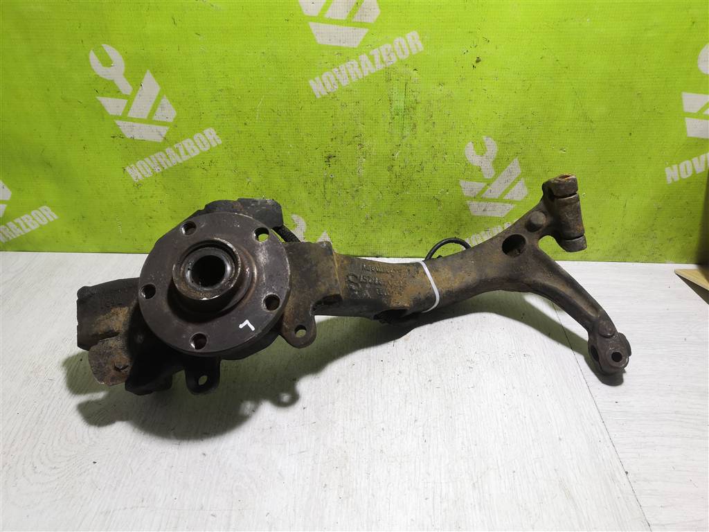 VW Passat B5 96-00 для Кулак поворотный передний левый