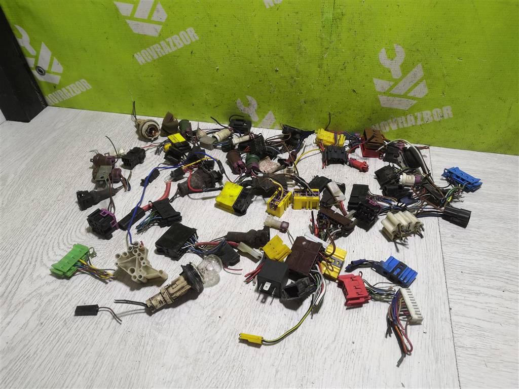 Audi 80  90  B3  86-91 для Разъем