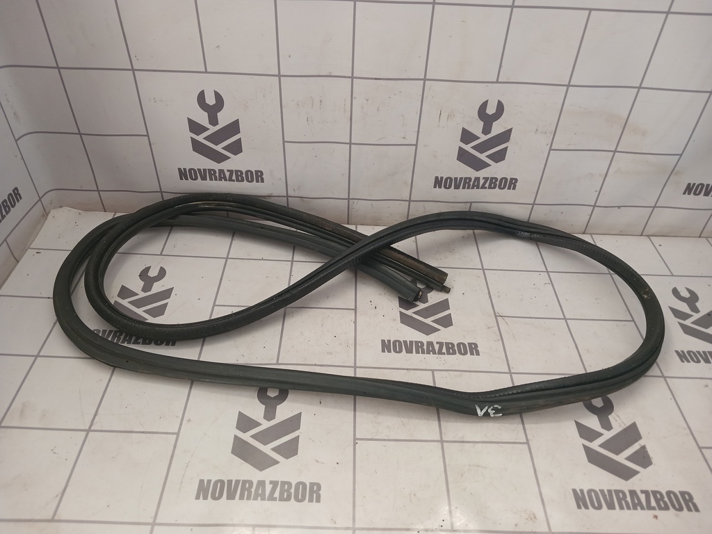 VW Passat  B3  1988-1993 для Уплотнитель двери