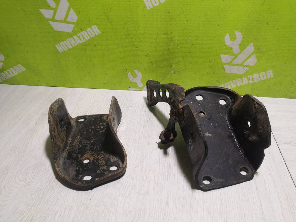 VW Passat  B3  1988-1993 для Кронштейн задней балки