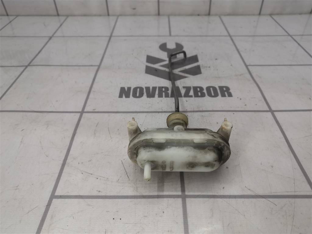 VW Golf 3 Vento 91-97 для Активатор замка багажника