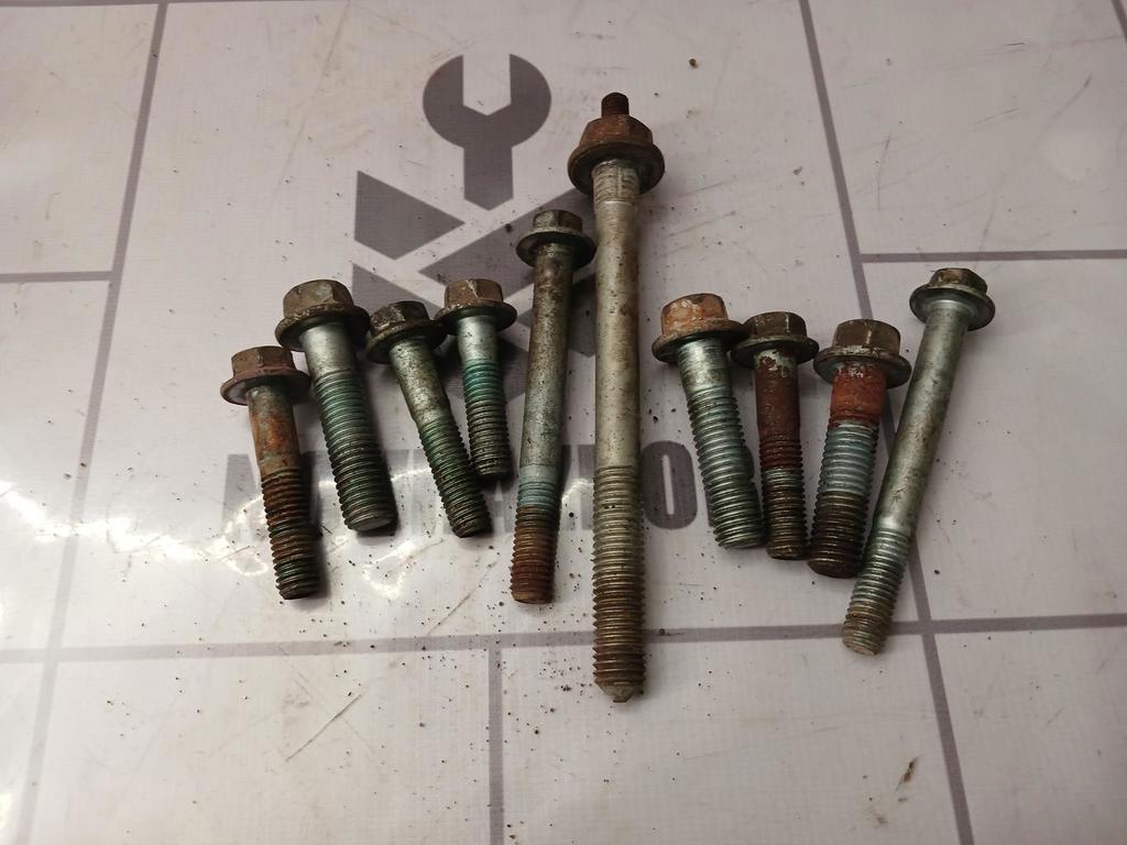 Faw Besturn B50 2009-2016 для Болт