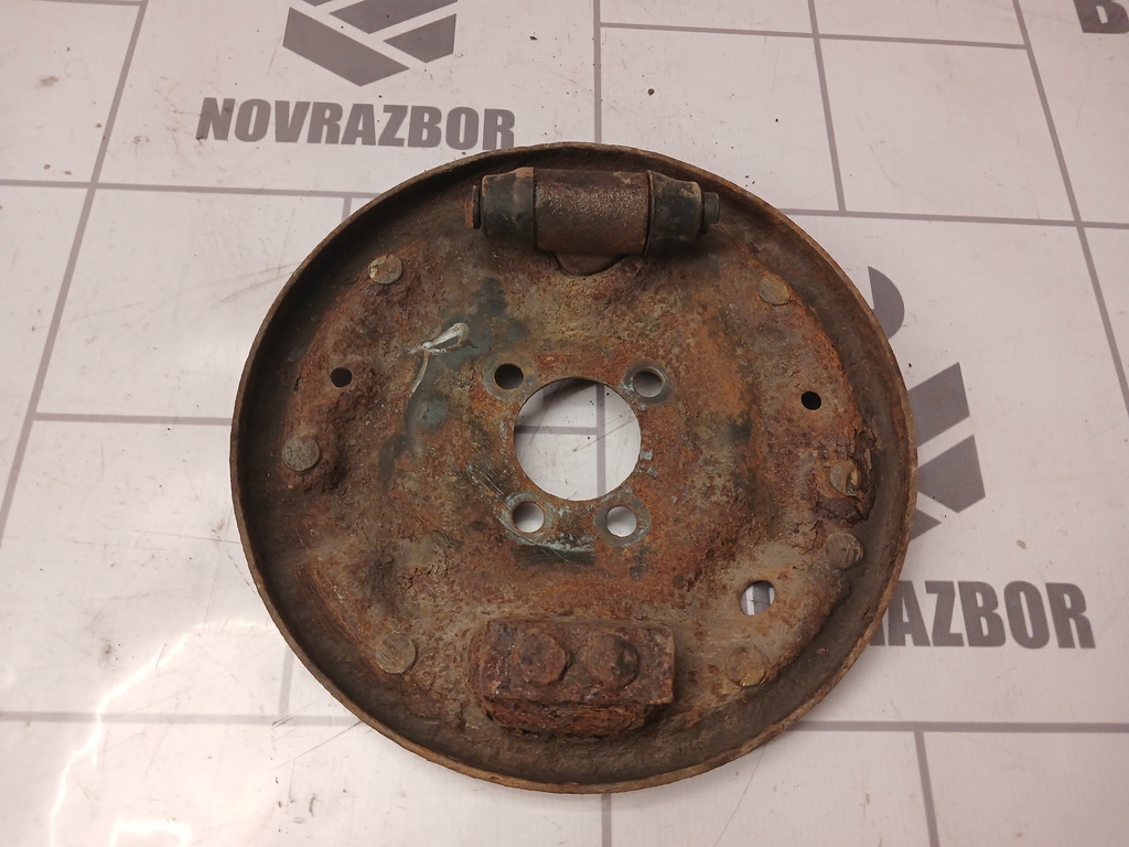 Audi 80  90  B3  86-91 для Щит опорный задний правый