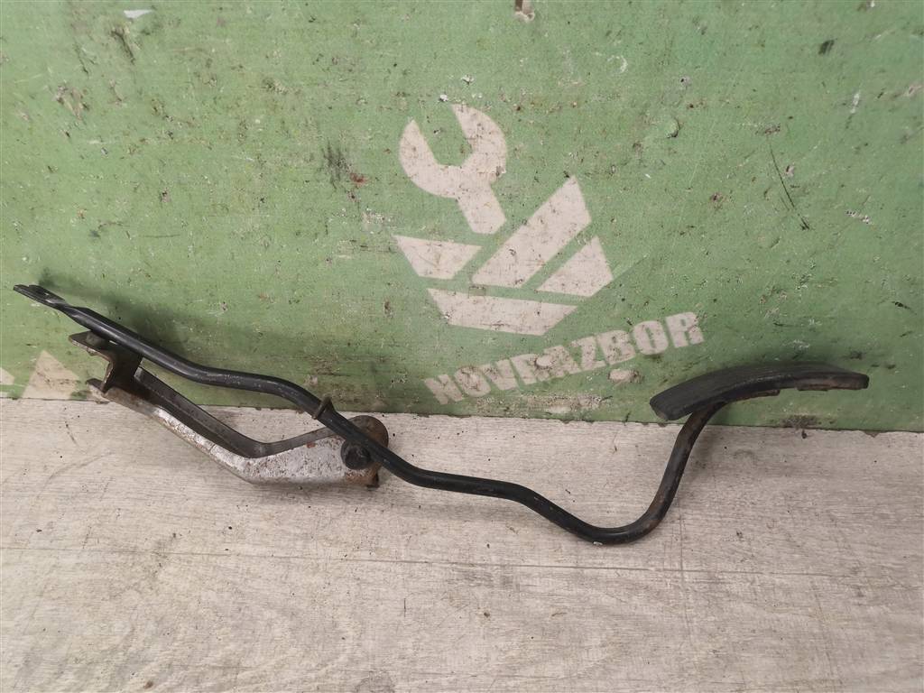 Mitsubishi Space Wagon (N3,N4) 1991-2000 для Педаль газа