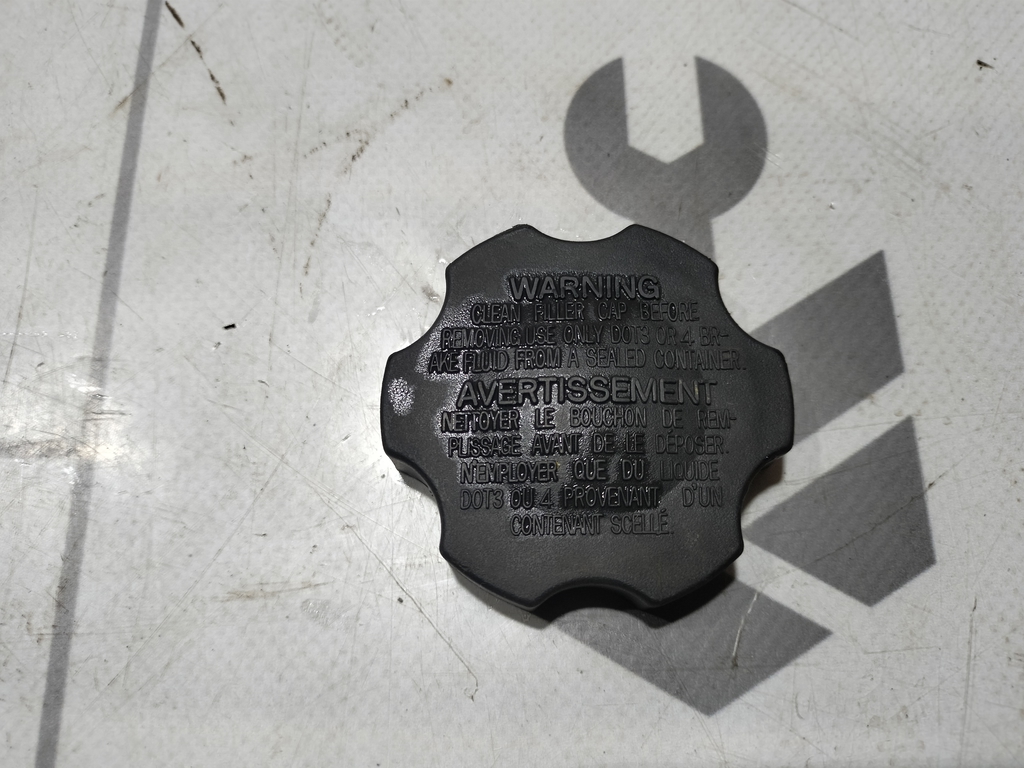 Hyundai Elantra 3  00-05 для Крышка бачка тормозной жидкости