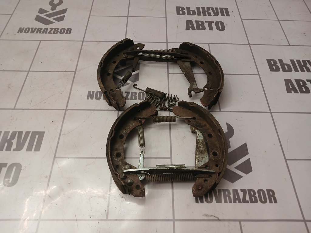 Audi 80  90  B3  86-91 для Колодки тормозные задние барабанные к-кт