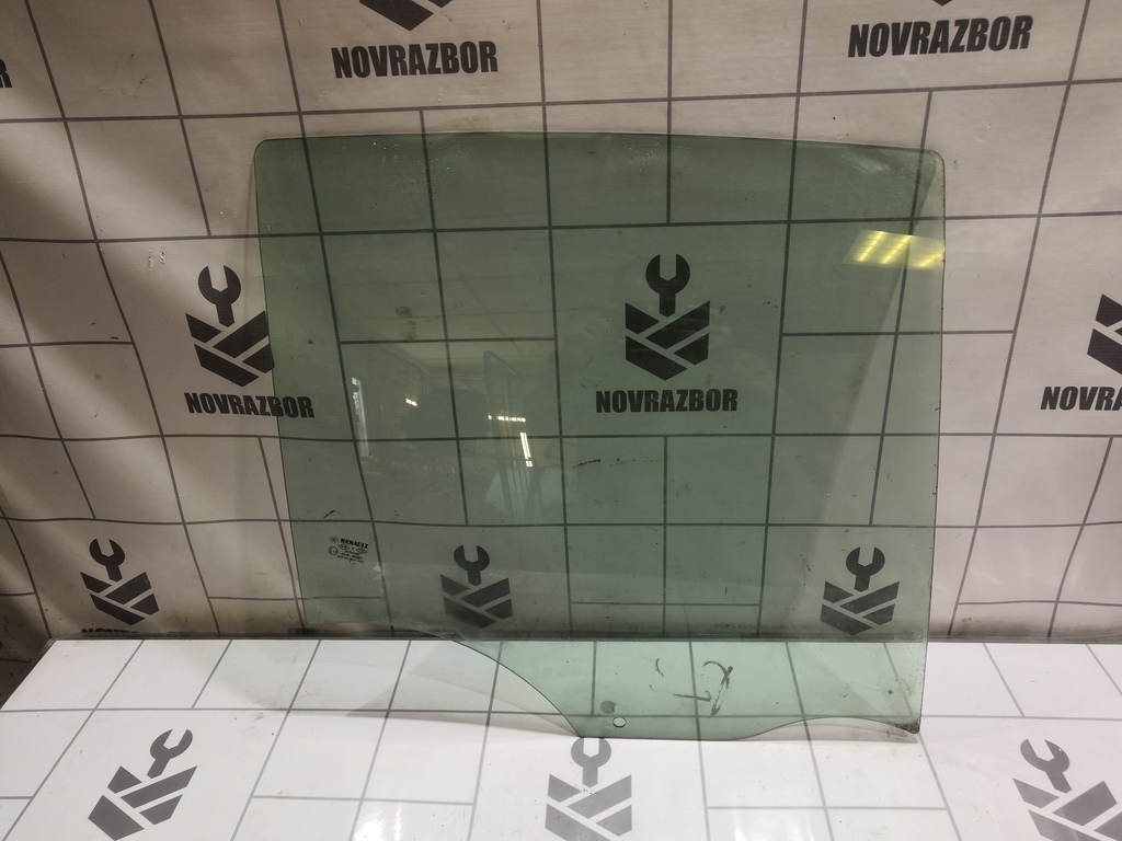 Renault Clio 3  2005-2012 для Стекло двери задней правой