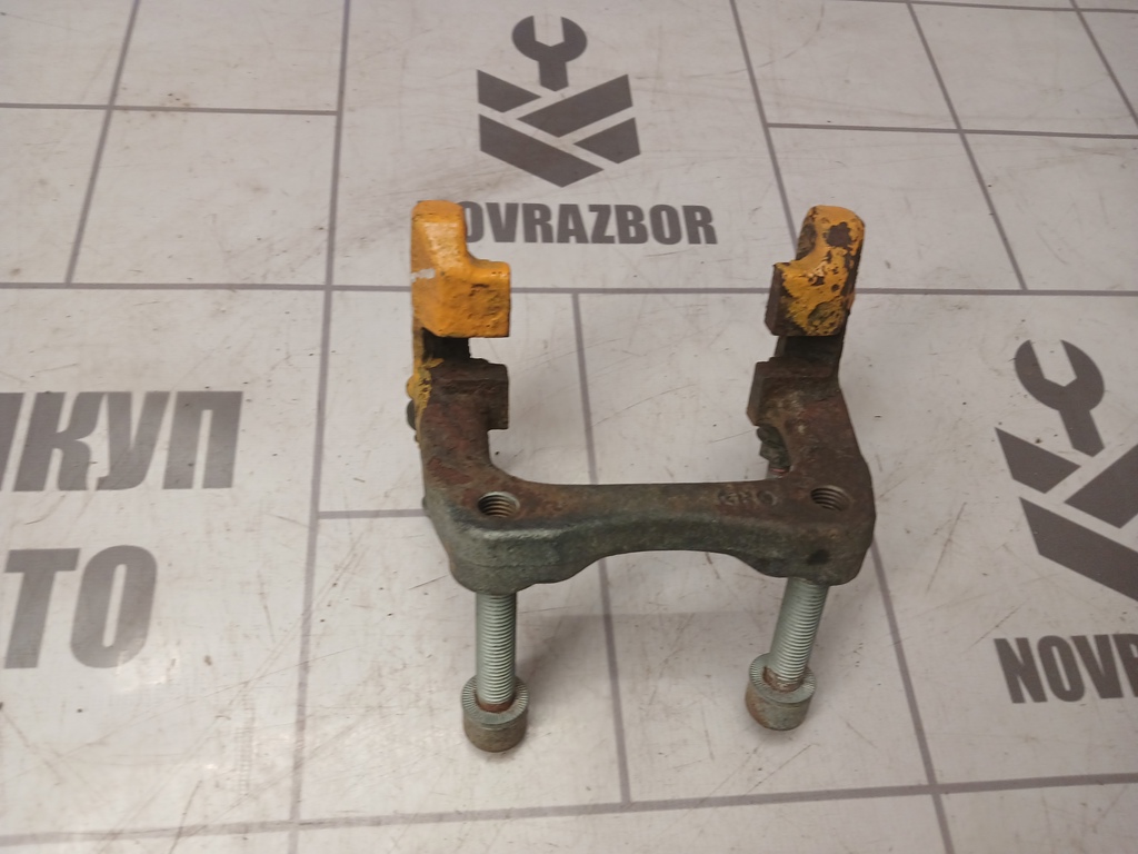 Skoda Yeti 2009-2018 для Скоба суппорта заднего