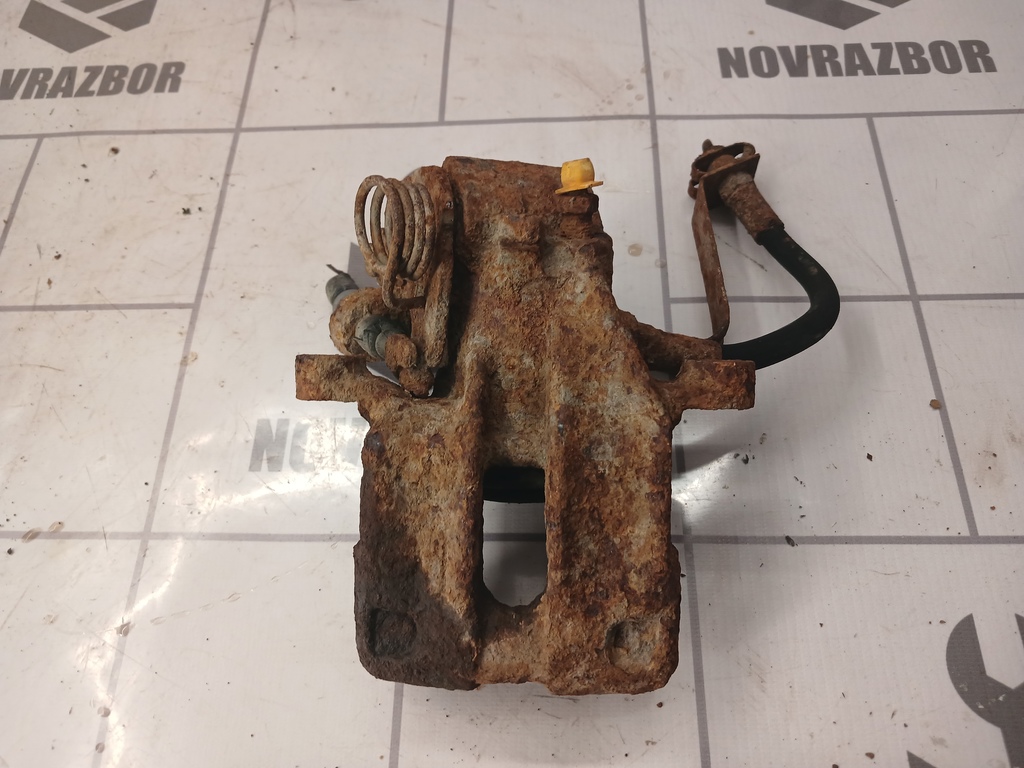 VW Passat  B3  1988-1993 для Суппорт задний правый