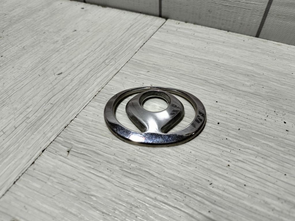 Mazda 323 BA 94-98 для Эмблема