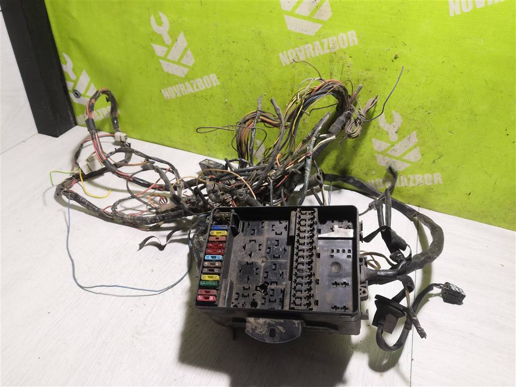 BMW 3-серия E30 82-91 для Блок предохранителей