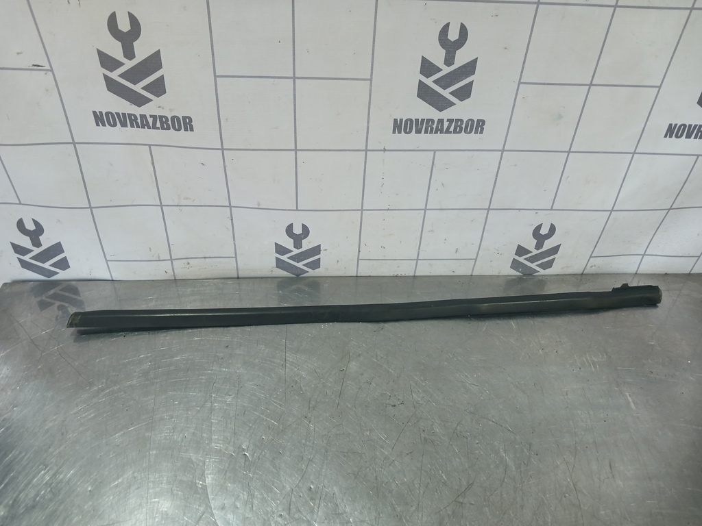 Ford Focus 2 05-08 для Накладка стекла переднего левого