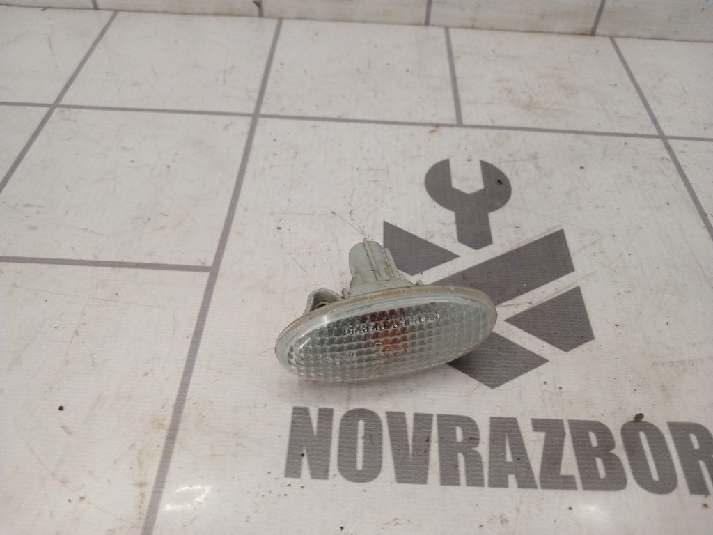 Mazda Mazda 3  BK  02-09 для Повторитель на крыло белый