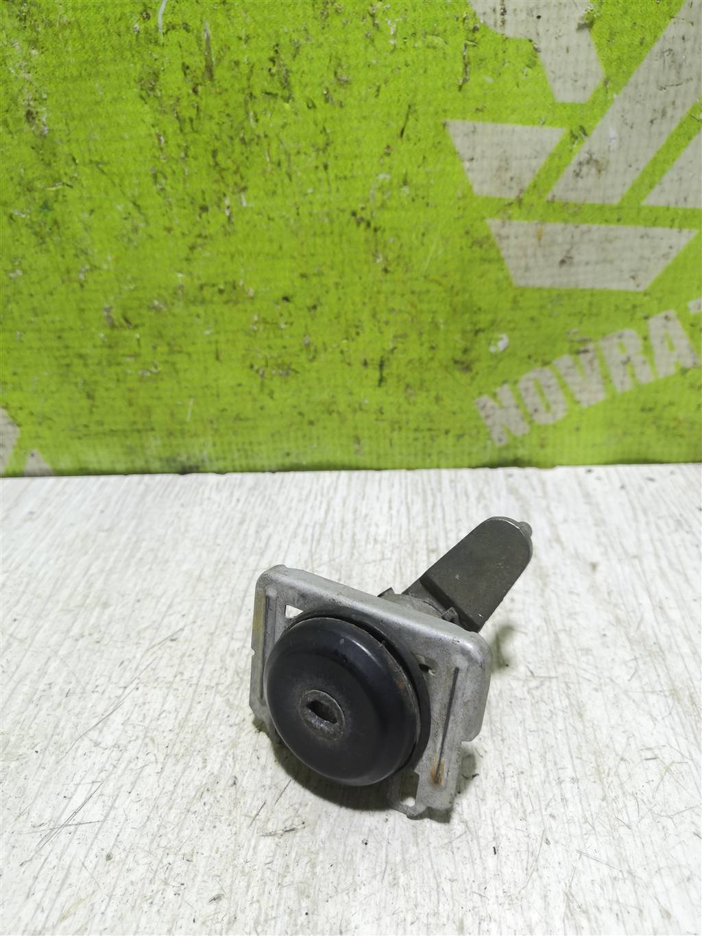 Ford Escort /Orion 1995-1998 для Вставка замка двери прав.