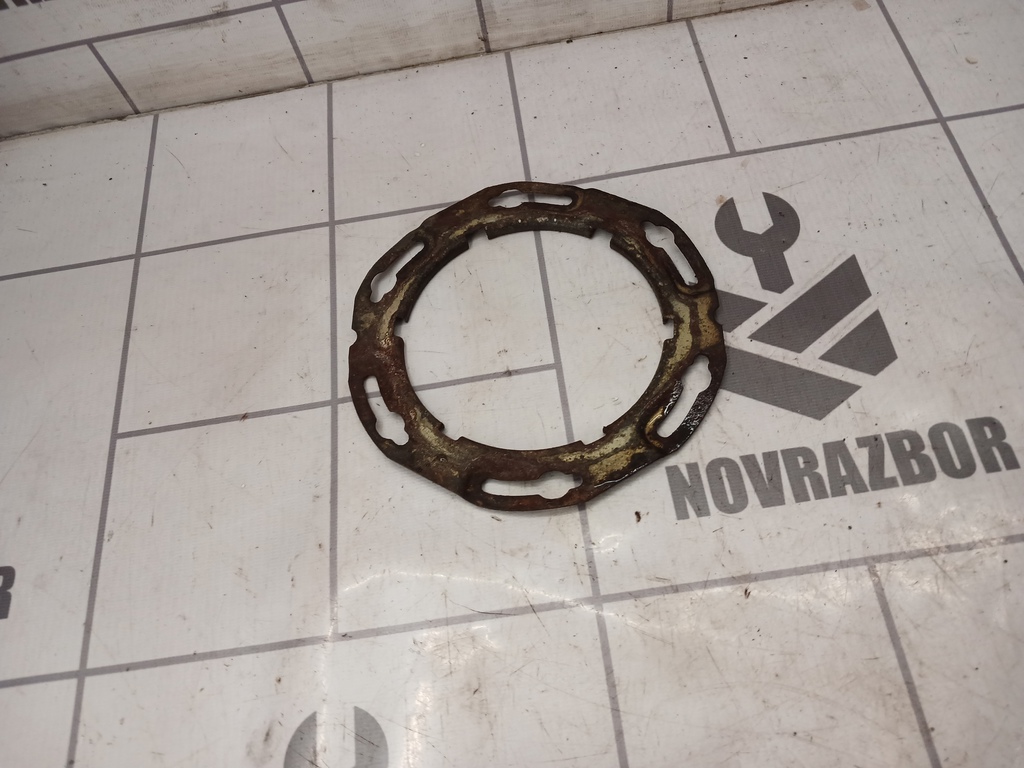 Audi A6 (C4) 1994-1997 для Гайка топливного насоса