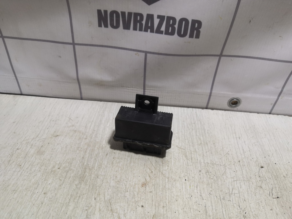 Peugeot 307 2001-2008 для Реле топливного насоса