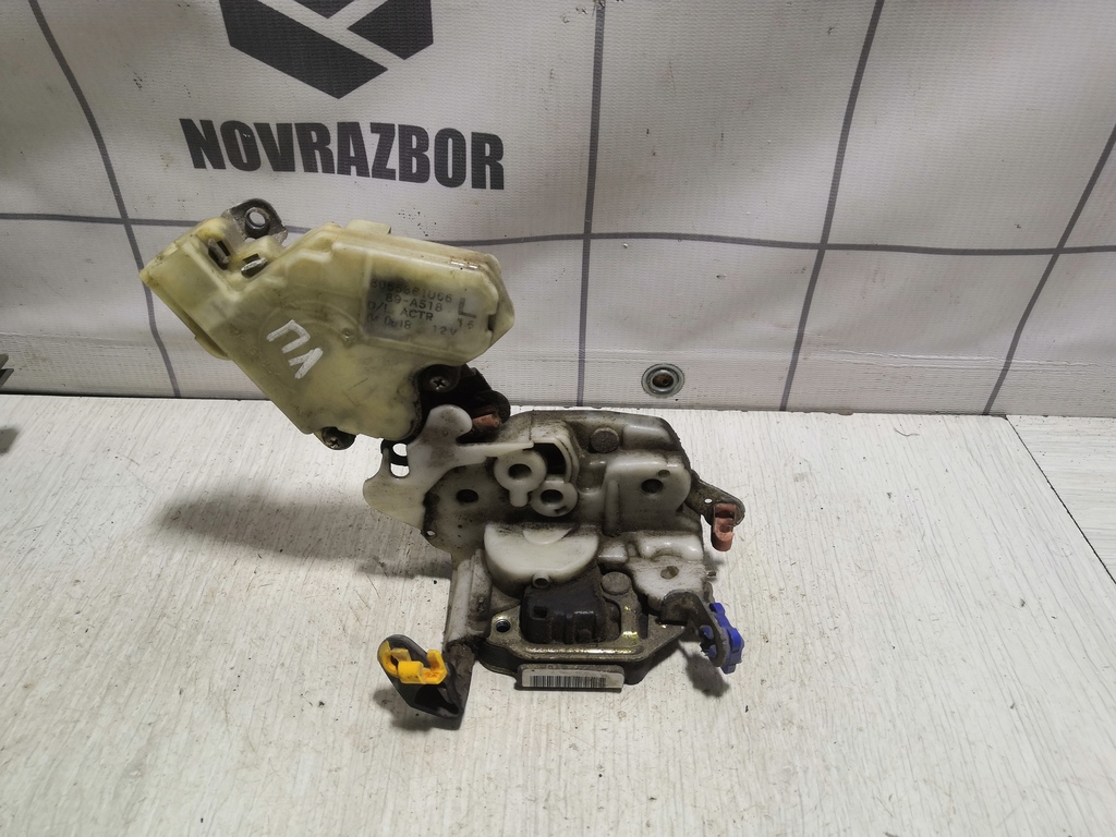 Nissan Almera N16 2000-2006 для Замок двери передней левой