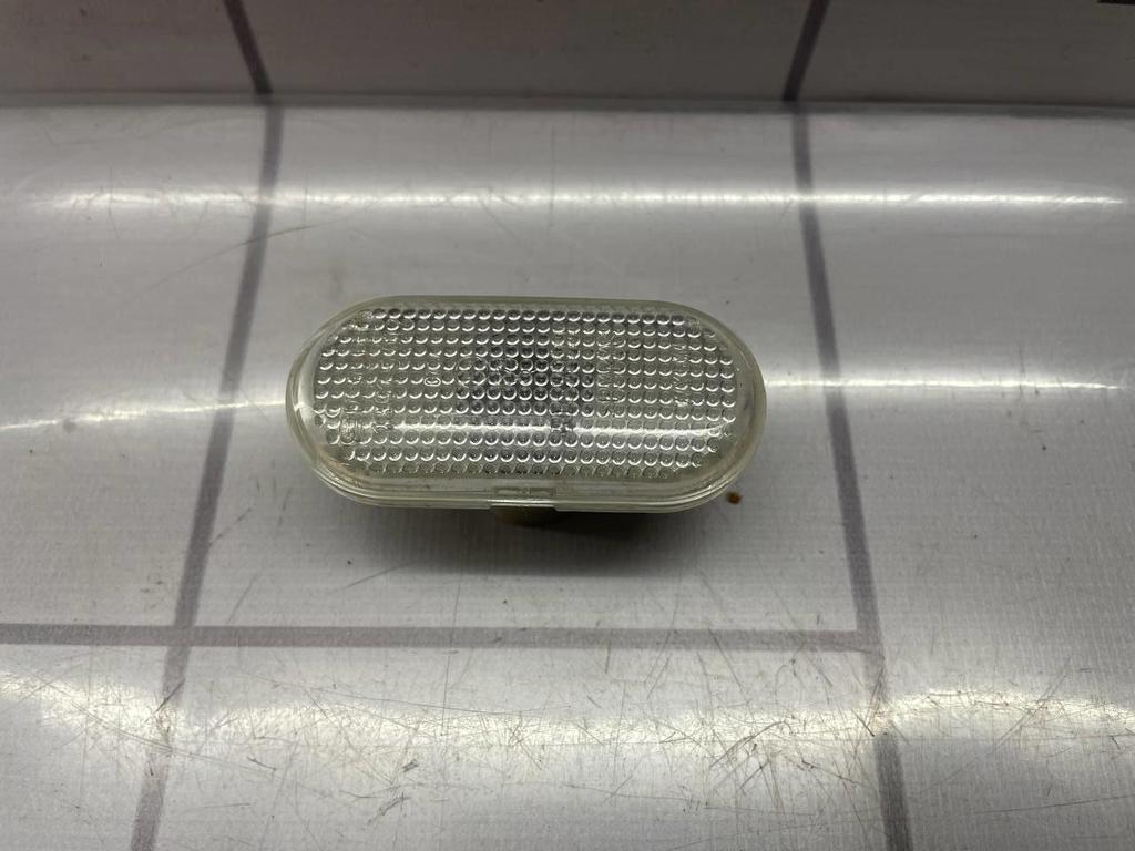 Renault Logan 2005-2014 для Повторитель на крыло белый