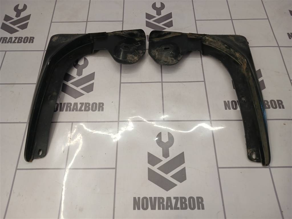 Skoda Octavia A5 1Z   04-13 для Брызговик передний (к-кт)